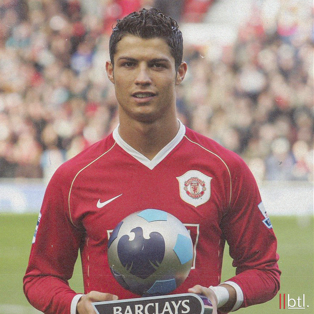 Cristiano Ronaldo, Manchester United Player of the Year 2007/08.   Manchester united players, Ronaldo, Cristiano ronaldo manchester