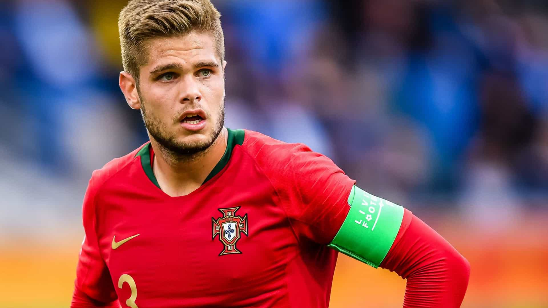 Five Players Who Could Replace Pepe For The Portugal National Team Breaking The Lines